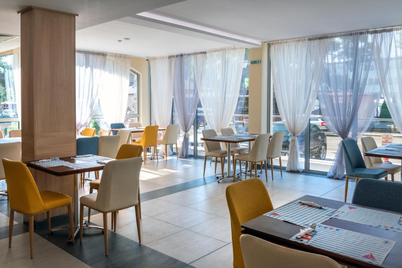 Belvedere Hotel Primorsko Bagian luar foto