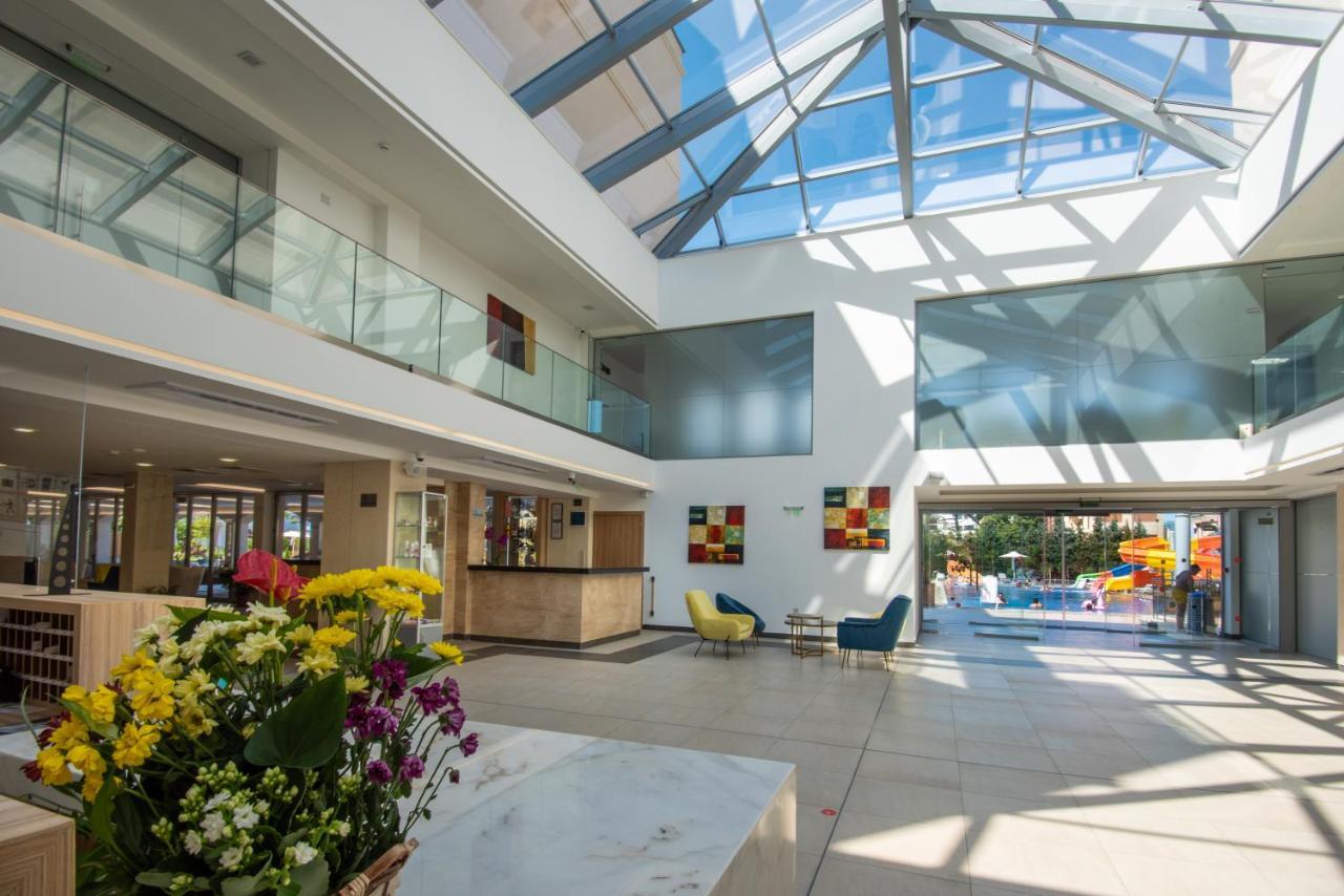 Belvedere Hotel Primorsko Bagian luar foto