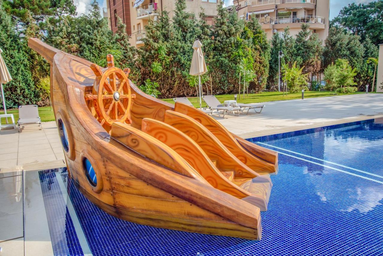 Belvedere Hotel Primorsko Bagian luar foto