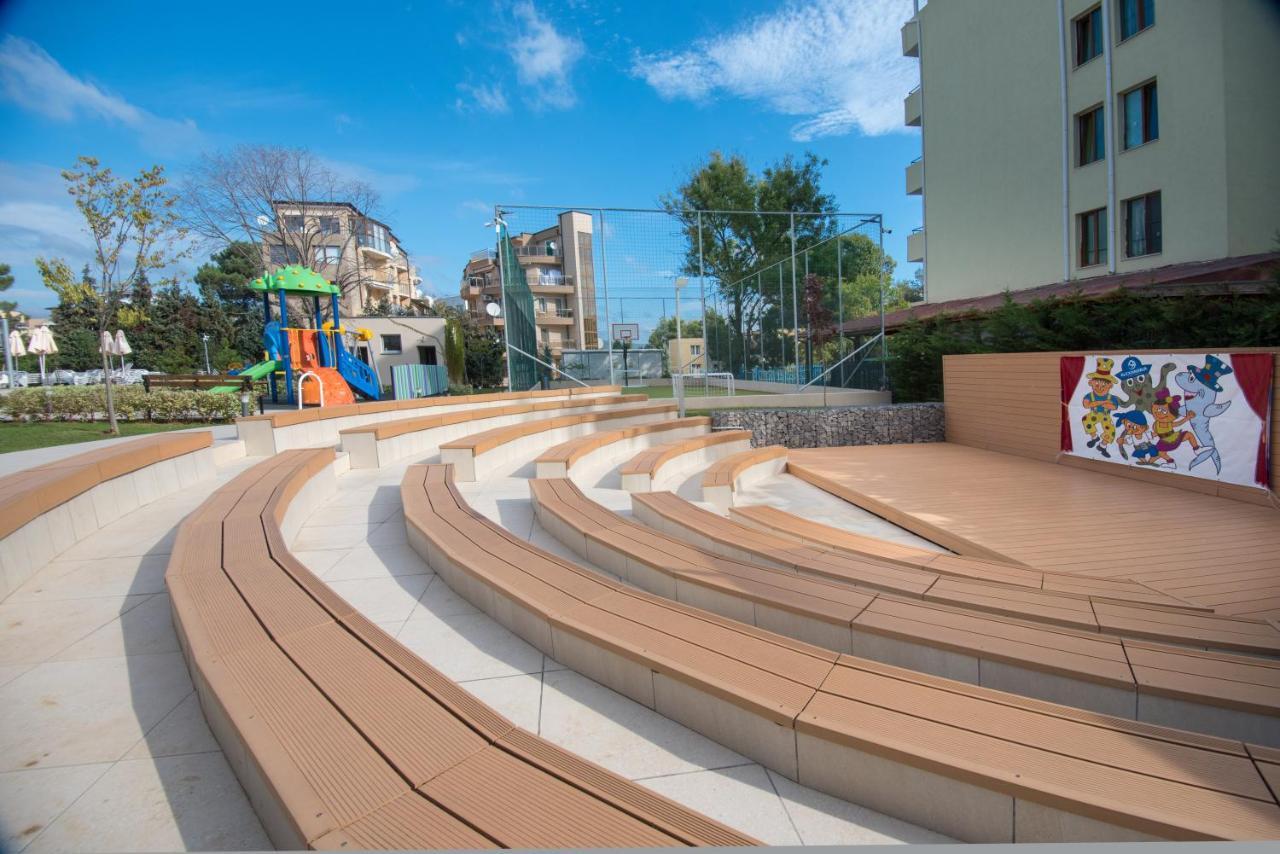 Belvedere Hotel Primorsko Bagian luar foto