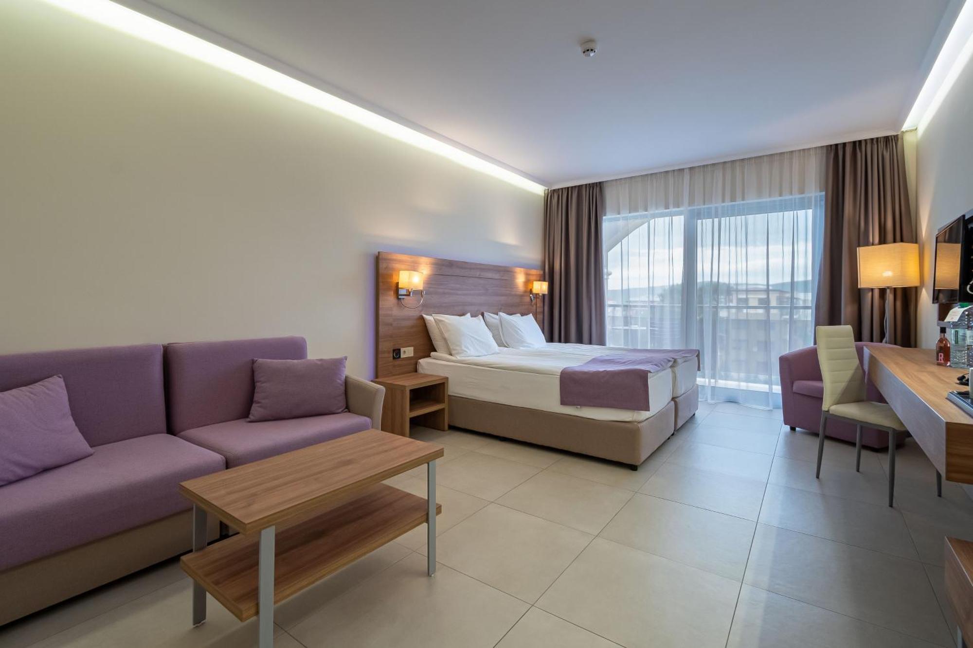 Belvedere Hotel Primorsko Bagian luar foto