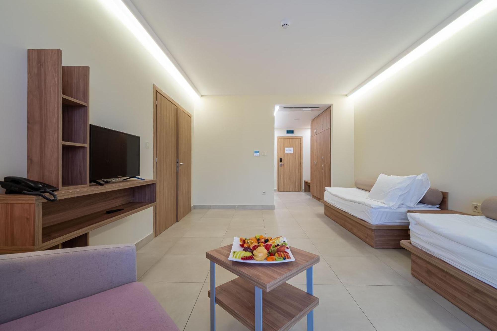 Belvedere Hotel Primorsko Bagian luar foto
