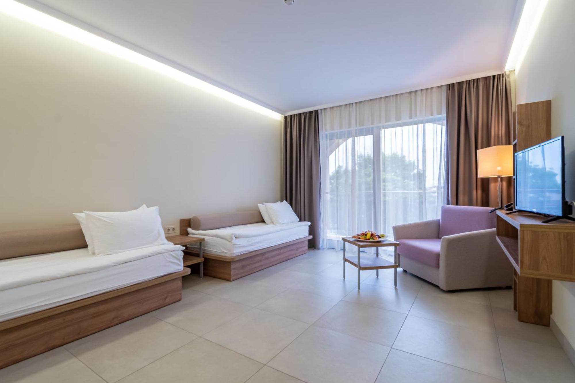 Belvedere Hotel Primorsko Bagian luar foto